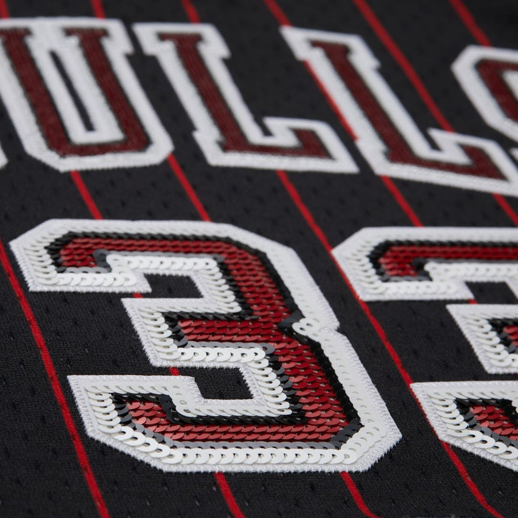 Chicago Bulls Scottie Pippen Mitchell & Ness x DANNIJO Women's Fashion Cropped Basketball Jersey - Black